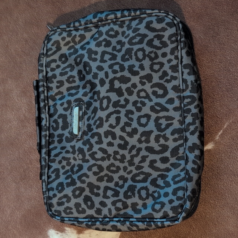 Wallybags luggage hanging travel toiletry cosmetic bag animal print
